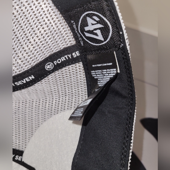 NWT Toronto Raptors Trucker Hat Style From 47 - Picture 3 of 4